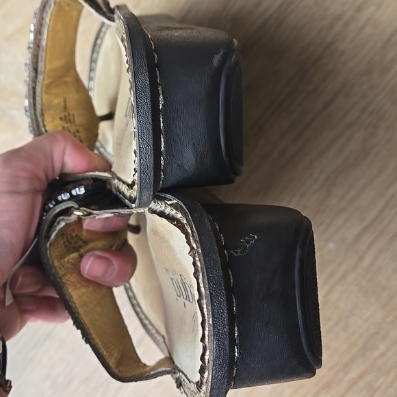 Alegria Women's Brown Sandals size 38 Topaz Accents - Picture 7 of 7